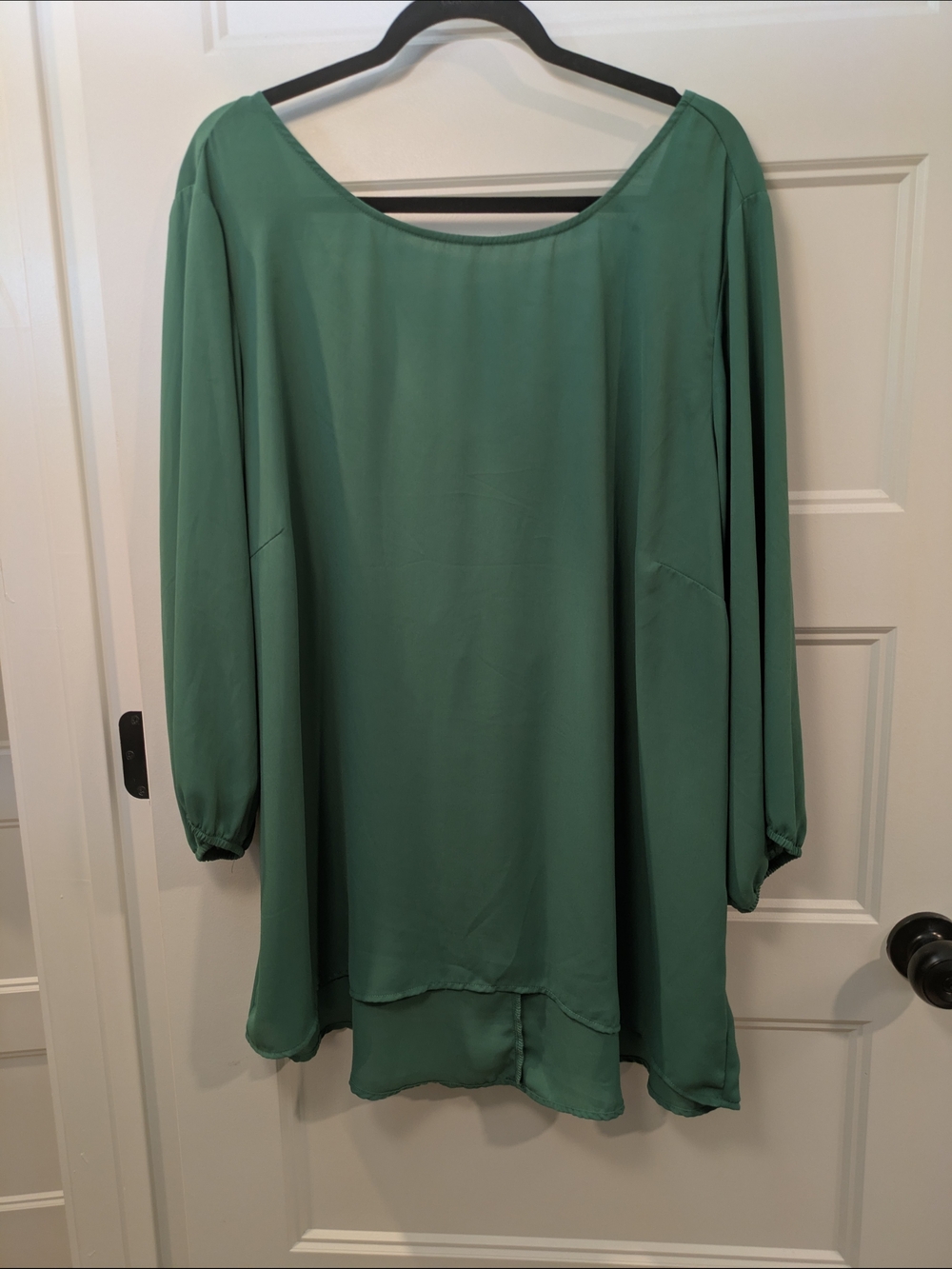🔴 3/$15 Relaxed Green Long-Sleeve Tunic Blouse
